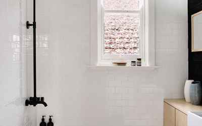 7 Clever Renovating Ideas for a Small Bathroom